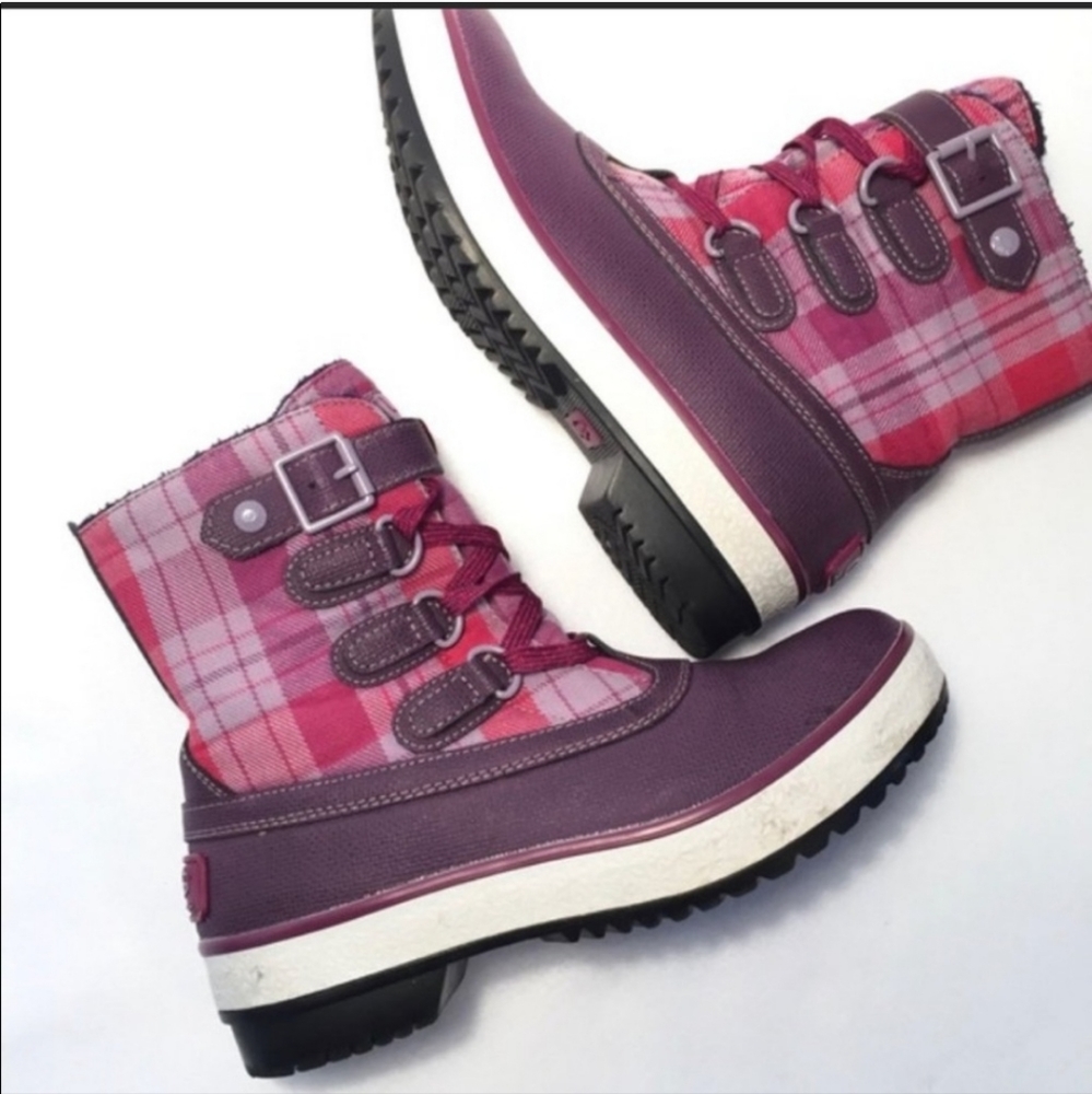 Decatur plaid ugg rain/snow boots size 8